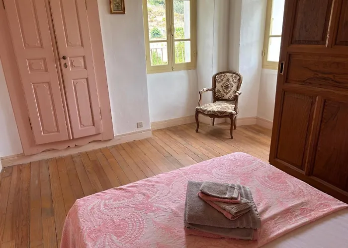 Maison De Jeannette En Pierre * Poggiolo (Corsica)